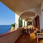 Casa Sulla Baia 別荘 ブルコリ